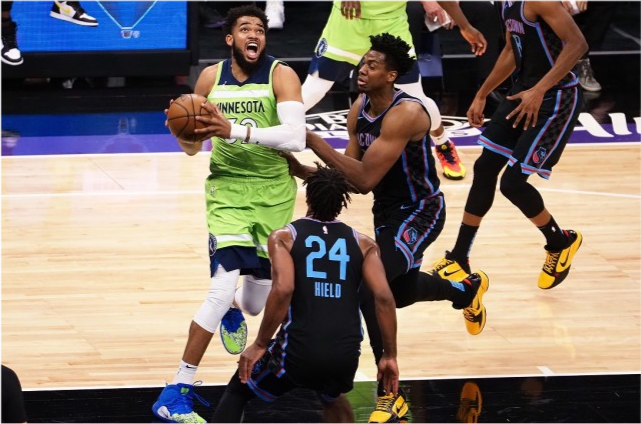 福克斯关键抢断助球队取胜,国王险胜勇士延续季后赛希望  福克斯关键抢断助球队取胜,国王险胜勇士延续季后赛希望