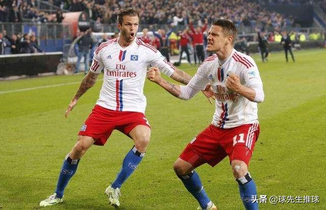 汉堡德比战火药味十足,红黄牌频现难阻平局收场    汉堡德比战火药味十足,红黄牌频现难阻平局收场